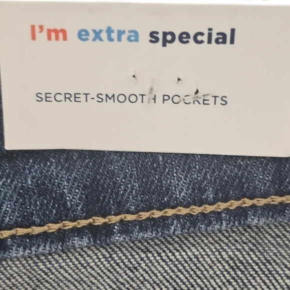 Old Navy High Rise Secret Smooth Pockets Straight Plus Size Button Fly shorts - Picture 8 of 10